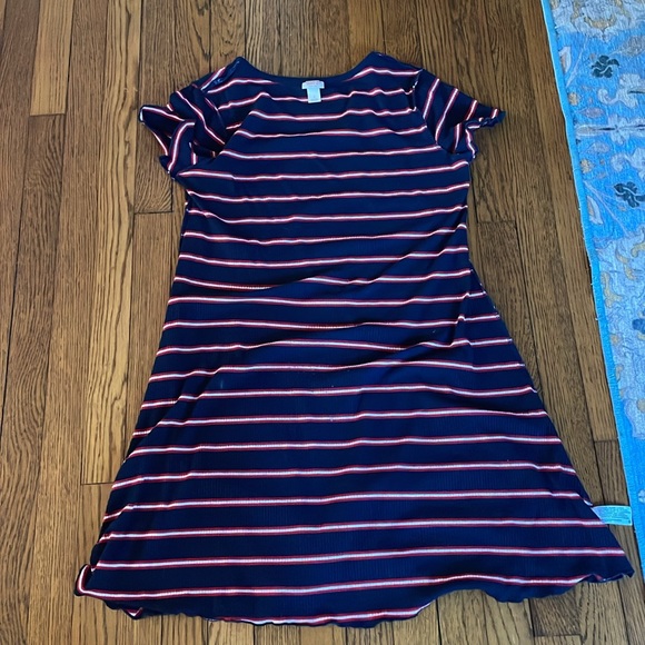 Colors navy blue,white,and red - Picture 12 of 14